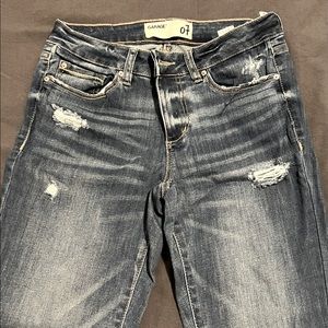 Skinny jeans with holes